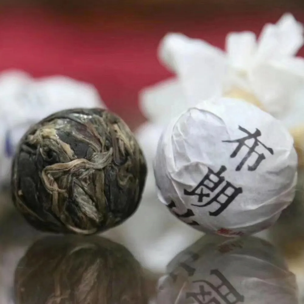 

Pu'er Tea, a Senior Ancient Tree in Menghai, Yunnan Province, China Xiaotuo tea parcel post