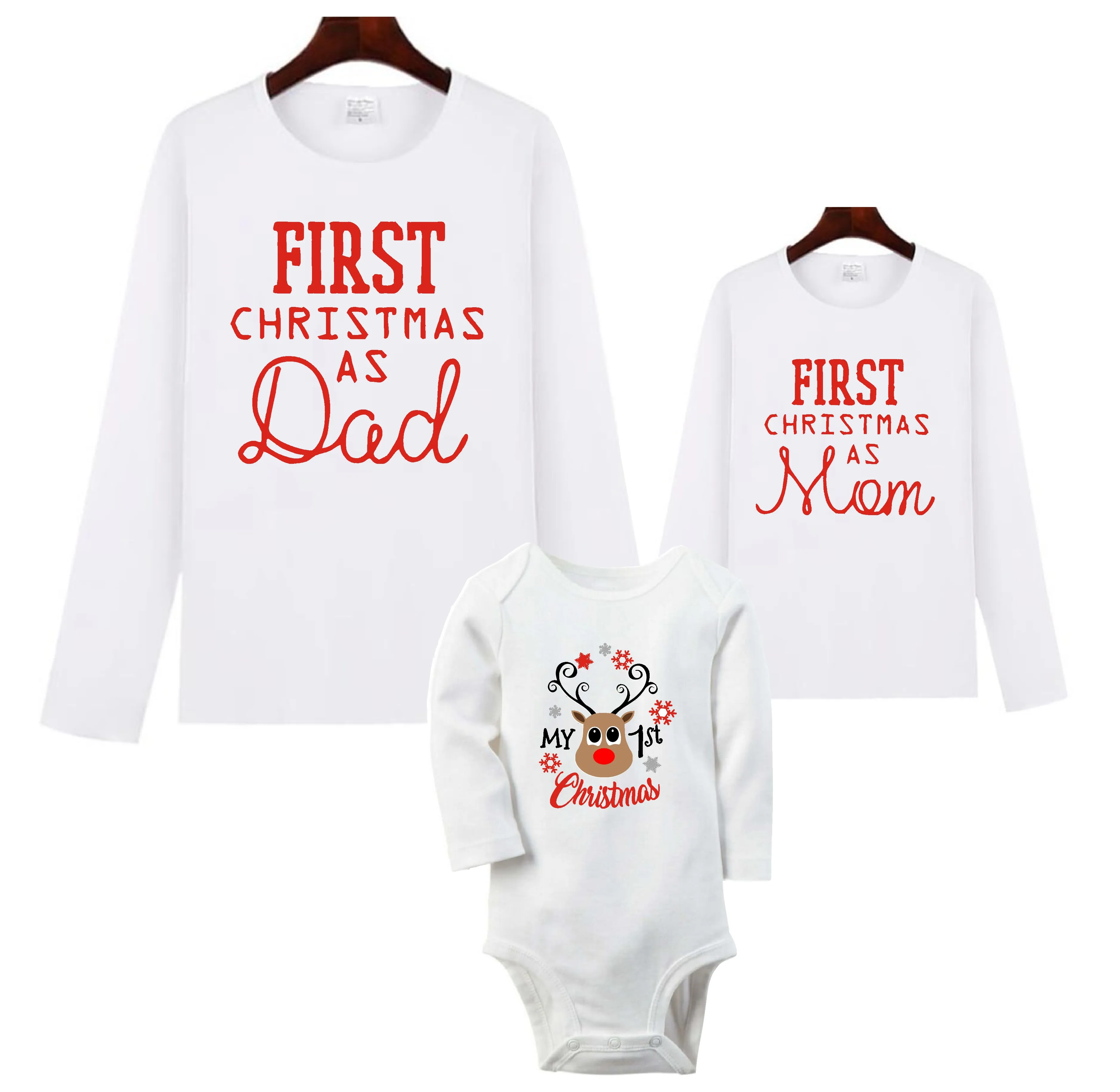 Одинаковые наряды для детей на первый Рождество папы матери дочери подходящая