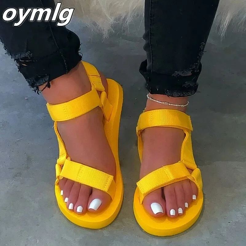 Сандалии женские на плоской платформе мягкие босоножки без застежки липучке