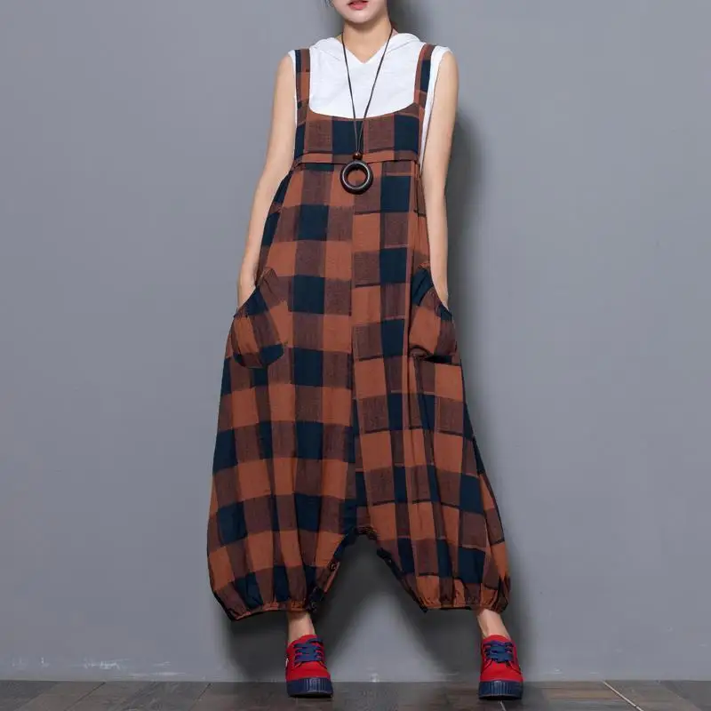 

Fat sister 200kg spring and summer cotton hemp leisure suspenders women's loose 9-point conjoined pants Plaid crotch skirt pants