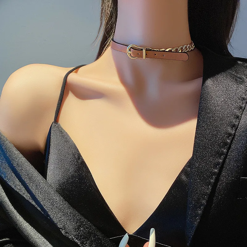 

Europe and America fashion tide cool leather chain clasp necklace female minority design sense asymmetrical collarbone chain