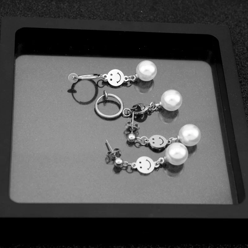 

сережки необычные серьги кольца серьги 2021 тренд серьги Маленькие жемчужные серьги со смайликом, серьги, оптовая продажа, не проколотые весе...