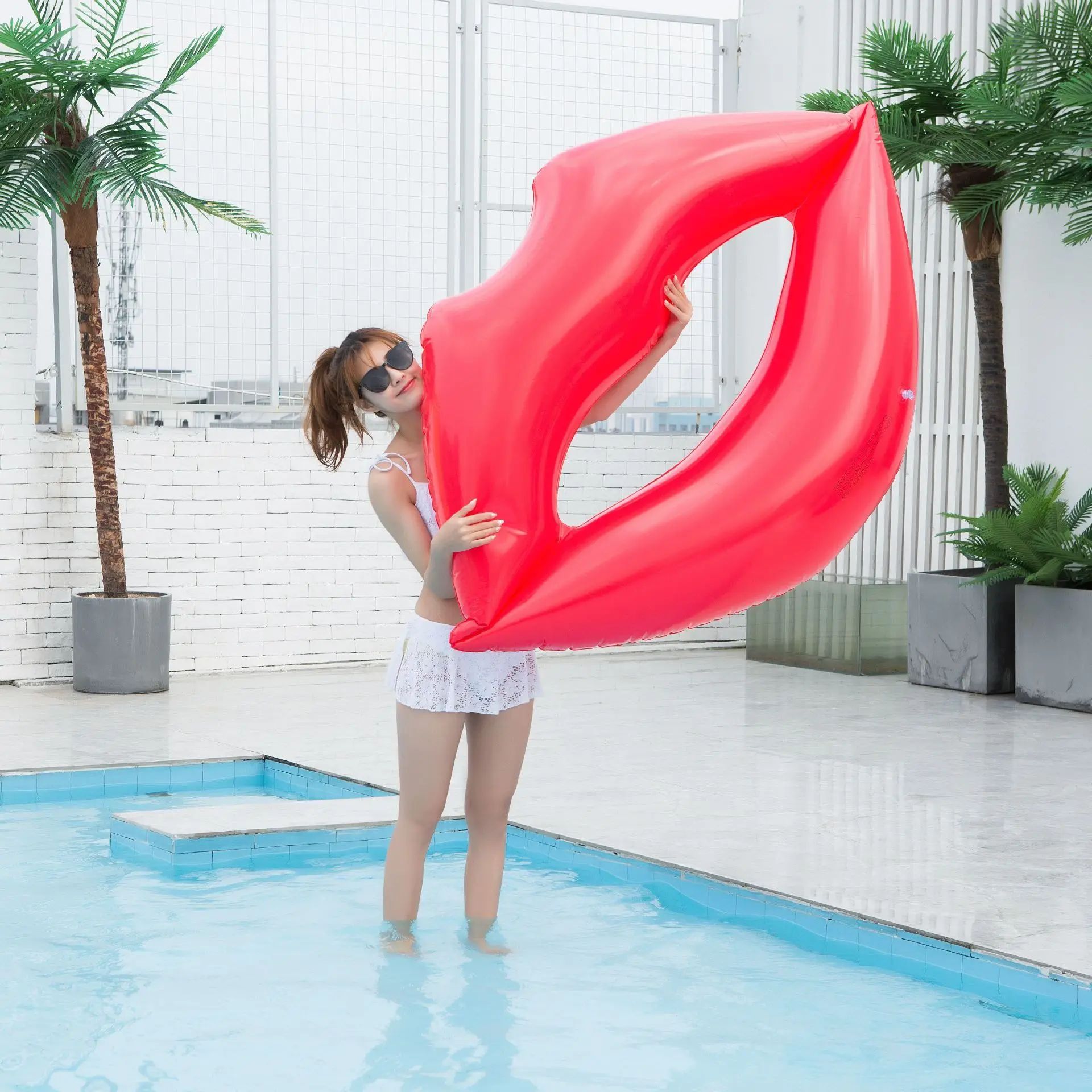 Плавательный бассейн губы плавающая кровать для взрослых плавающий ПВХ надувное