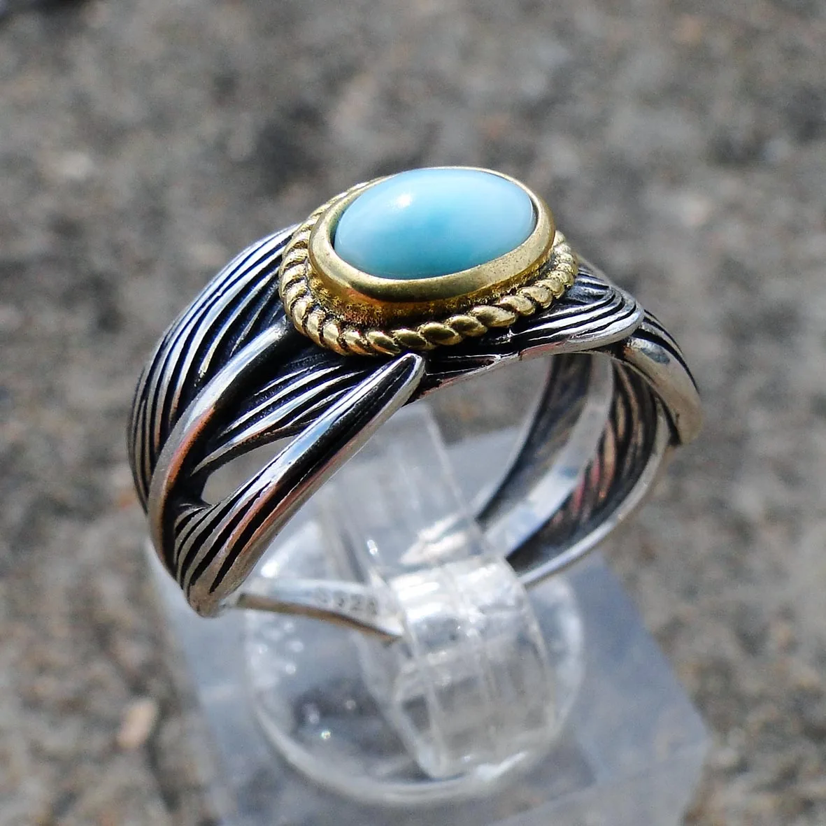 

Женское двухцветное кольцо из серебра 925 пробы в античном стиле