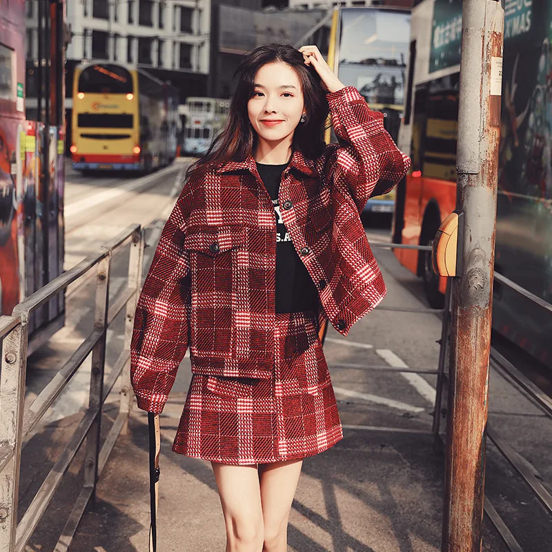 

2020 new spring short skirt jacket early autumn fairy two-piece suit very fairy plaid suit female fashion western trendy girl