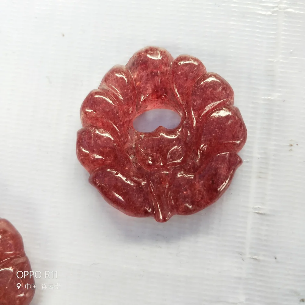 

Natural Crystal Carved Fox Pendant, Amethyst, Strawberry Crystal, Fluorite, Crystal Quartz Mineral Therapeutic gemstone