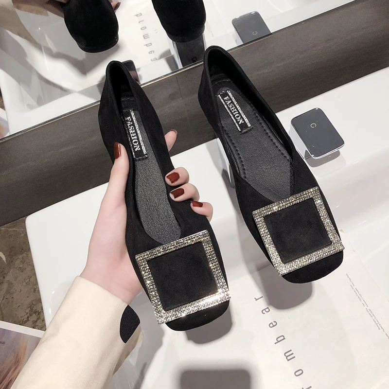 Женские туфли на плоской подошве Новинка лета 2019 блестящие с мягкой подошвой