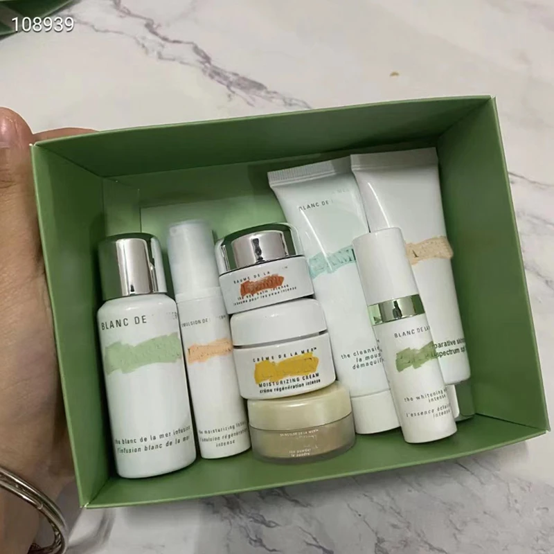 

Cosmetics Set the Cleansion Foam 30ml+ treatment lotion 5ml+UV protecting fluid 30ml+Moisturizing matte lotion 10ml eye 8Pcs Set