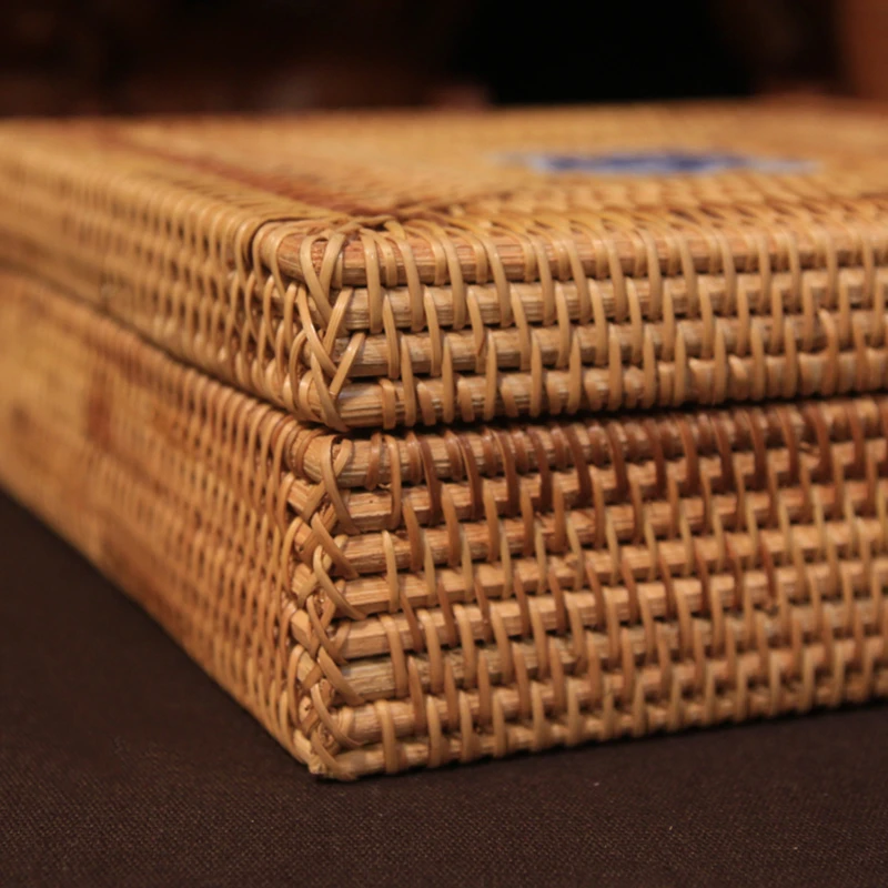 Осенняя квадратная коробка из ротанга для хранения чая и торта во Вьетнаме