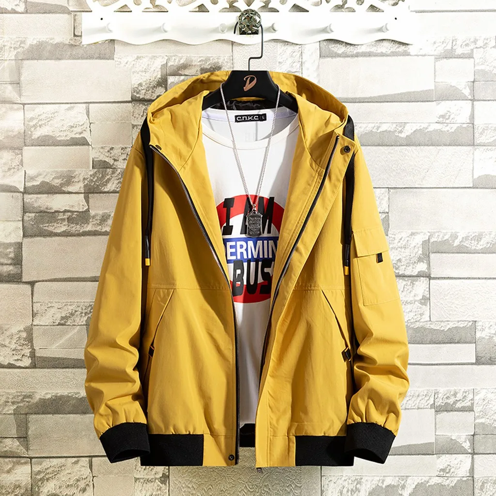 Черная ветровка с пряжкой и лентами карманами капюшоном в стиле хип-хоп на молнии