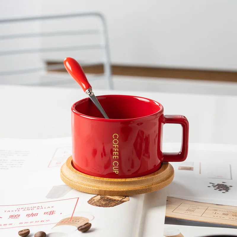 Минималистичная керамическая чашка в скандинавском стиле однотонная белая с