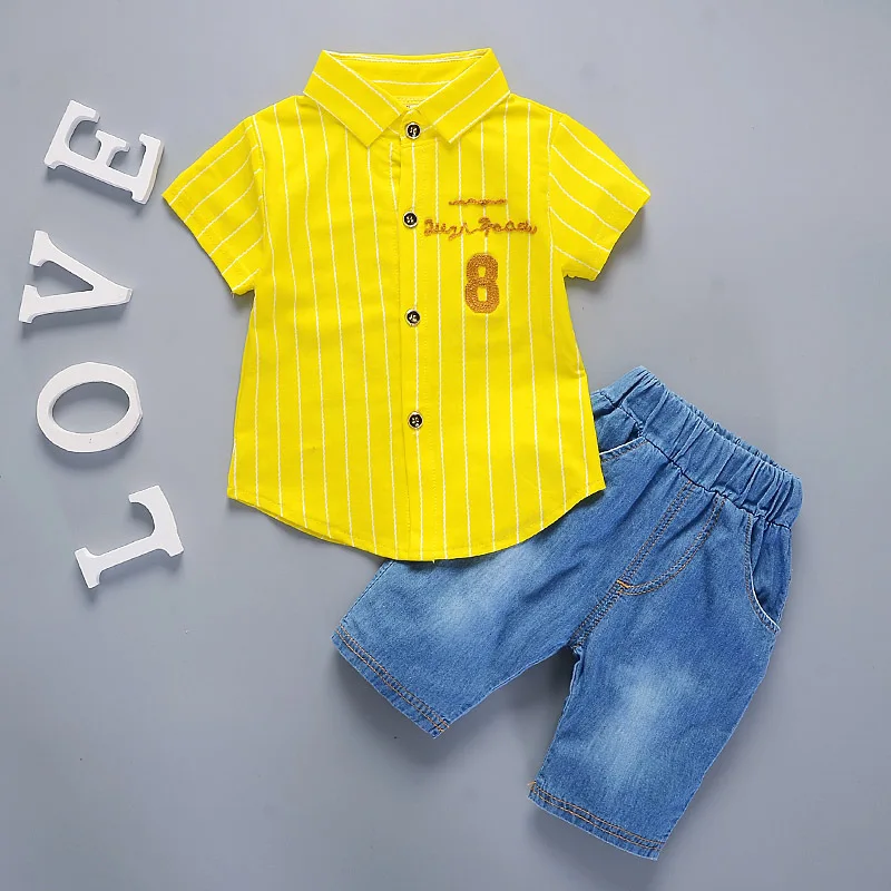 Летняя одежда для маленьких мальчиков модная футболка с принтом в Корейском