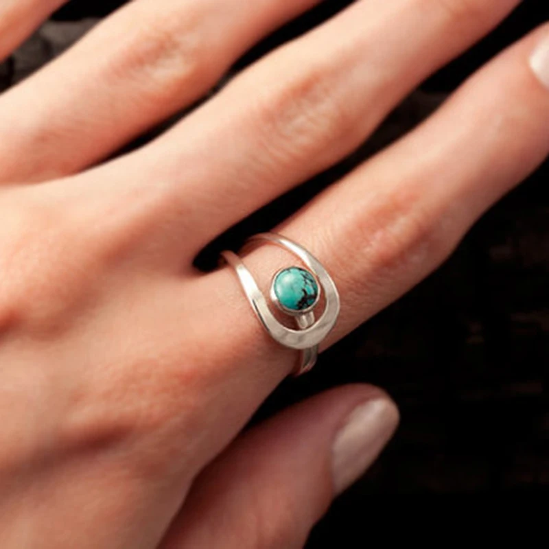 Женское классическое кольцо с зеленым камнем Boho серебряное в подарок на свадьбу