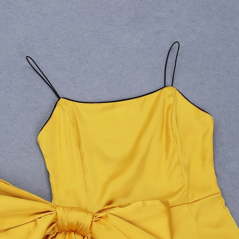 Женское вечернее платье с бантом на тонких бретелях до середины икры 2020 - купить