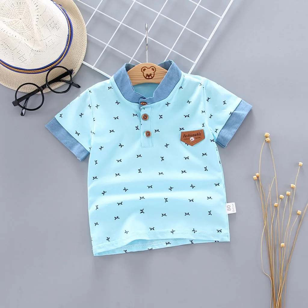 Футболка с буквенным принтом для мальчиков средней и маленькой возраста, футболка с короткими рукавами, подставка с воротником, топы для маленьких мальчиков с буквенным принтом, одежда джентльмена, детская одежда, 40