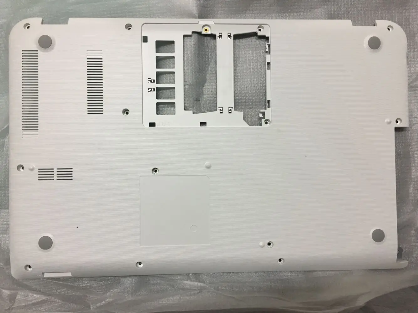 

Новая нижняя крышка корпуса для TOSHIBA L50 L50D EABL100304A A000300780YGF