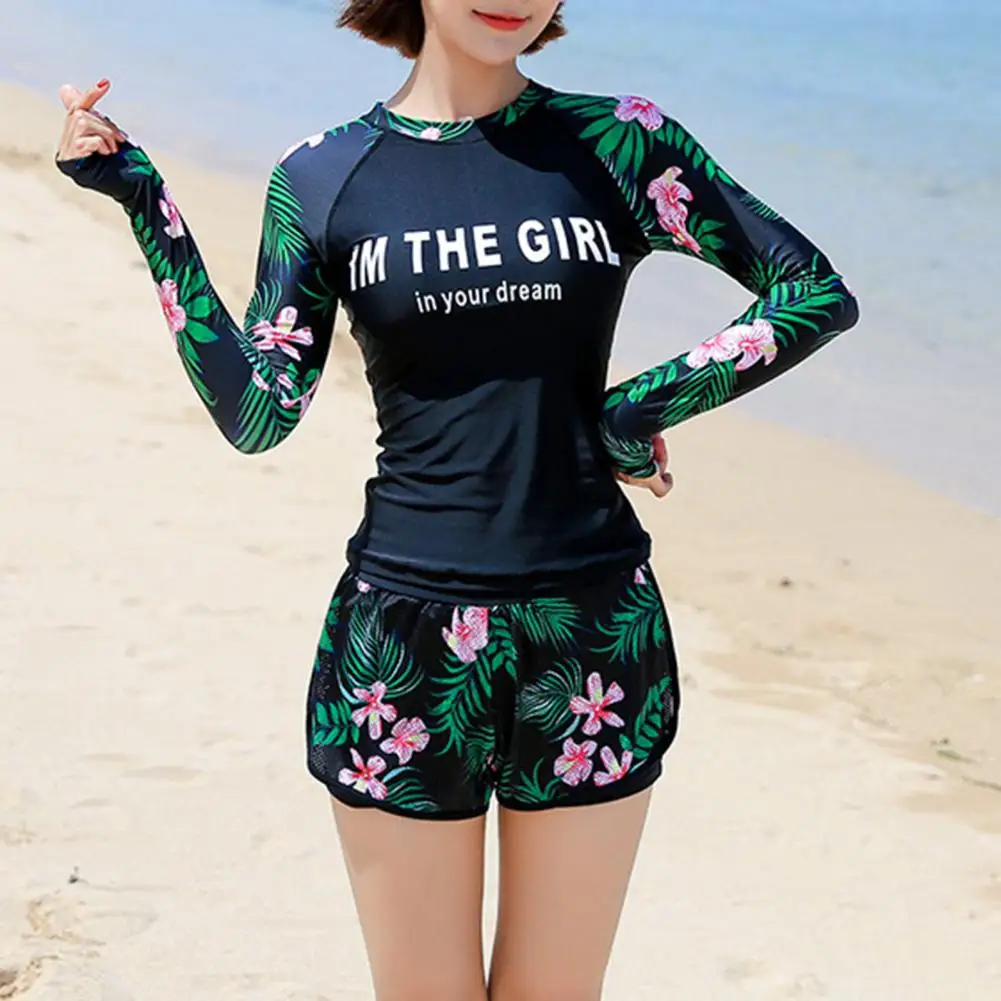 Красивый купальник консервативный из двух частей с длинным рукавом и цветочным