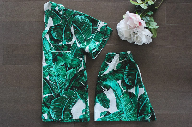 Пижама с принтом листьев Owiter пижама из вискозы и хлопка зеленая короткая для