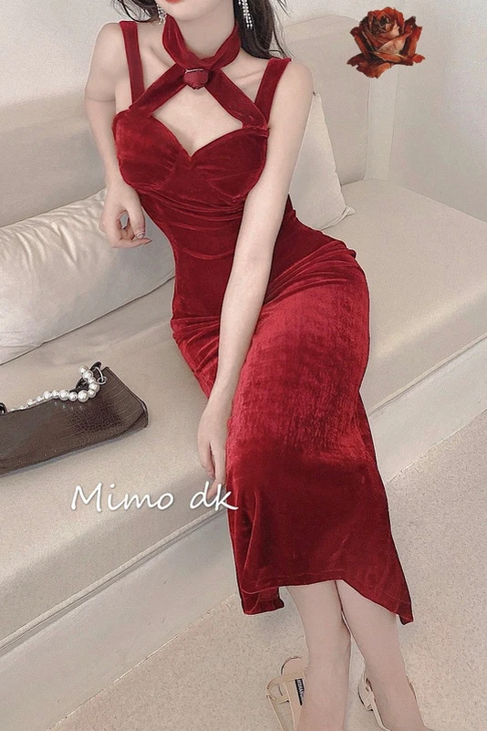 

Dresse Hong Kong Style Retro Velvet Halter Vintage Red Rose Strap Bottoming Dress Slim Fit Slim and SexyKorean fashion