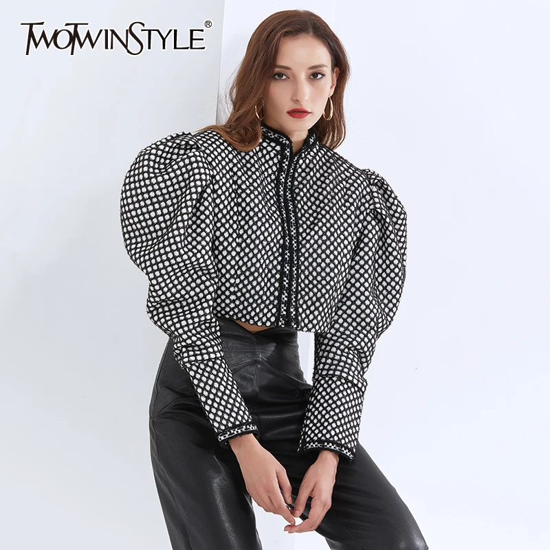 

Женское клетчатое пальто TWOTWINSTYLE, размера плюс короткое пальто в клетку с круглым вырезом и пышными длинными рукавами, 2020
