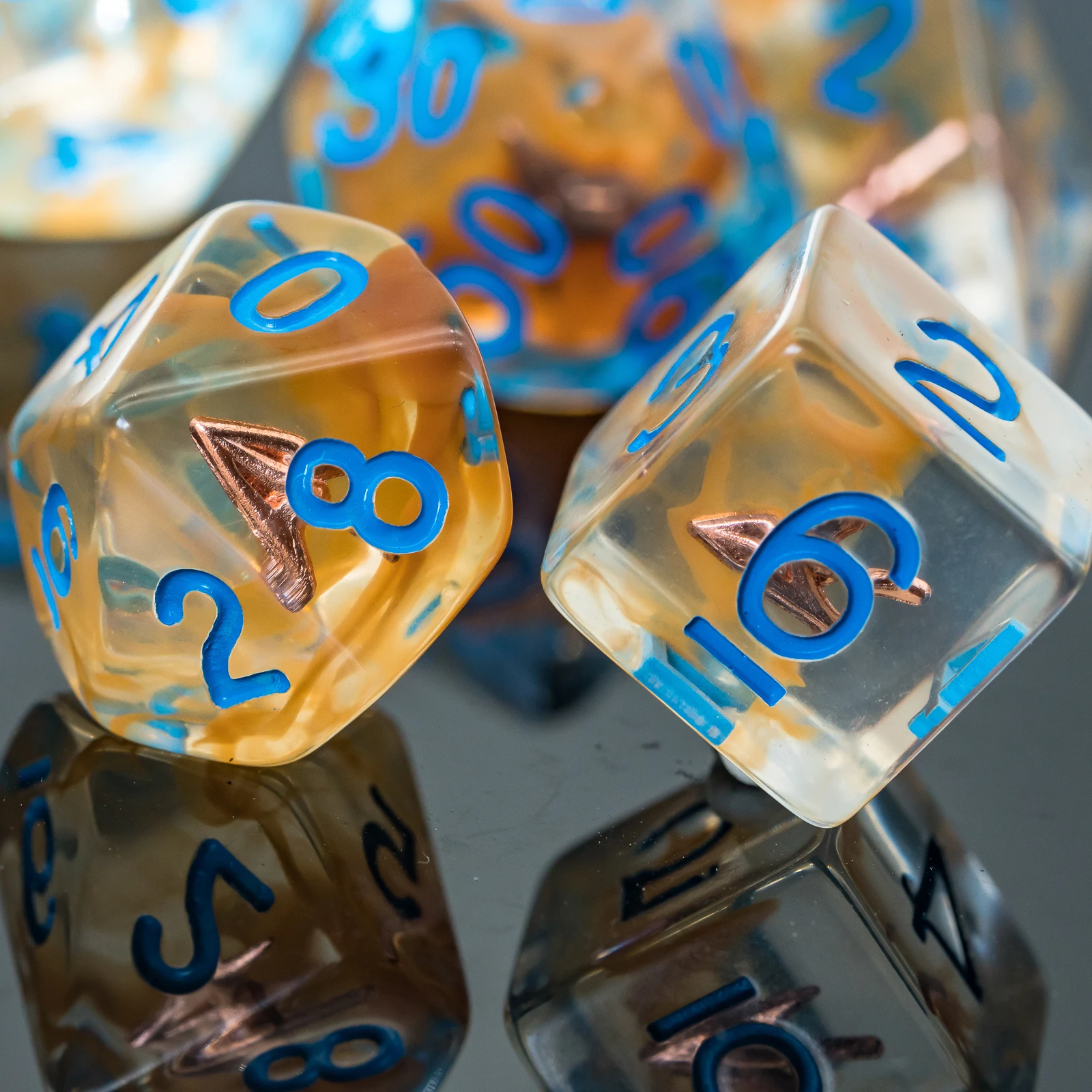7 шт./компл. смолы игральные кости DND прозрачный D & с героями из мультфильмов: