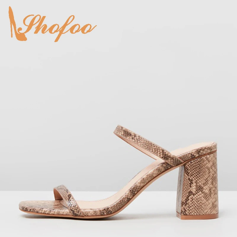 Неоново Зеленые босоножки на высоком не сужающемся книзу массивном каблуке со