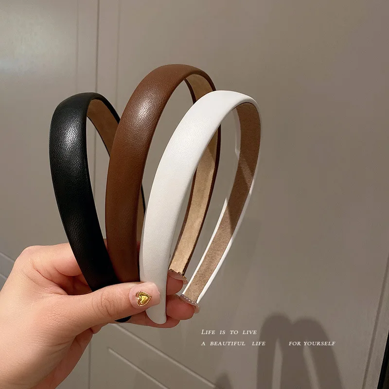 

Новинка 2021 корейская мода кожаная Ретро Застежка для волос модная простая белая черная коричневая кожаная застежка для волос женские аксес...