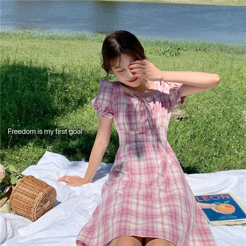 

Spring and Summer 2021 New Hong Kong Style Lattice Sweet Sister Dress Fairy Super Sen Dress Hepburn Style Dresses Women Clothes