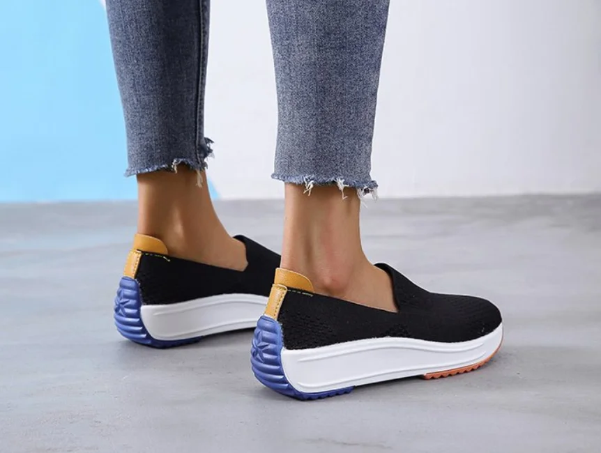 

2021 Fashion Women Flats Slip on Mesh Shoes Woman Light Sneakers Spring Autumn Loafers Femme Basket Flats Shoes Plus Size 35-43