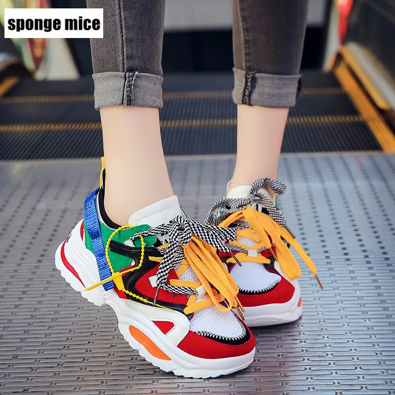 Новинка 2019 года белые туфли на танкетке женские кроссовки платформе