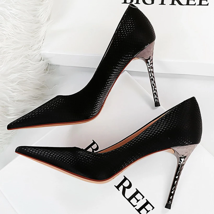 

2021 Plus Size Women Elegan 9.5cm High Heels Serpentine Pumps Lady Fetish Stiletto Heels Wedding Bridal Stripper Designer Shoes