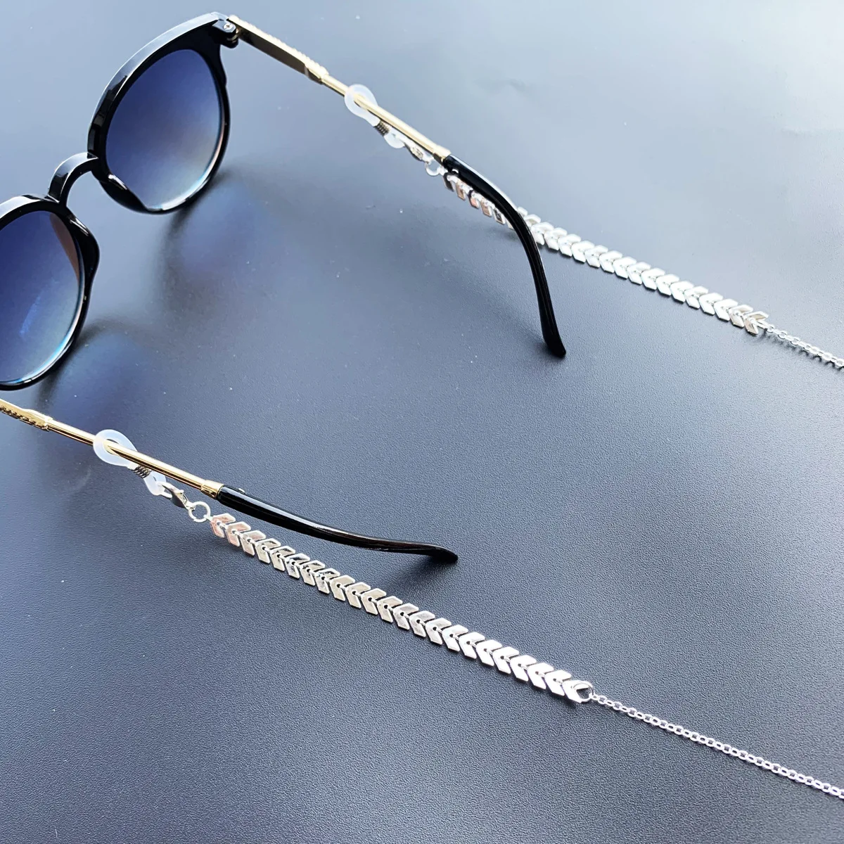 

2021 Gold Color wheat Sequined tassel hanging neck glasses chain mask chain anti-slip straps sunglasses accesorios