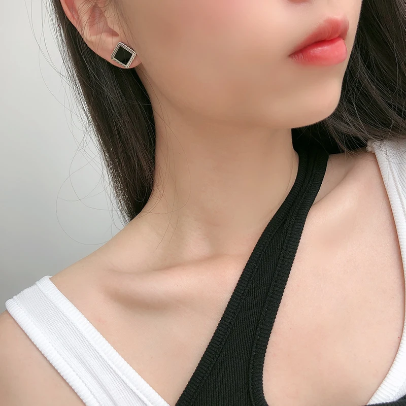 Серьги-гвоздики женские из серебра 100% пробы квадратные с эмалью | Украшения и