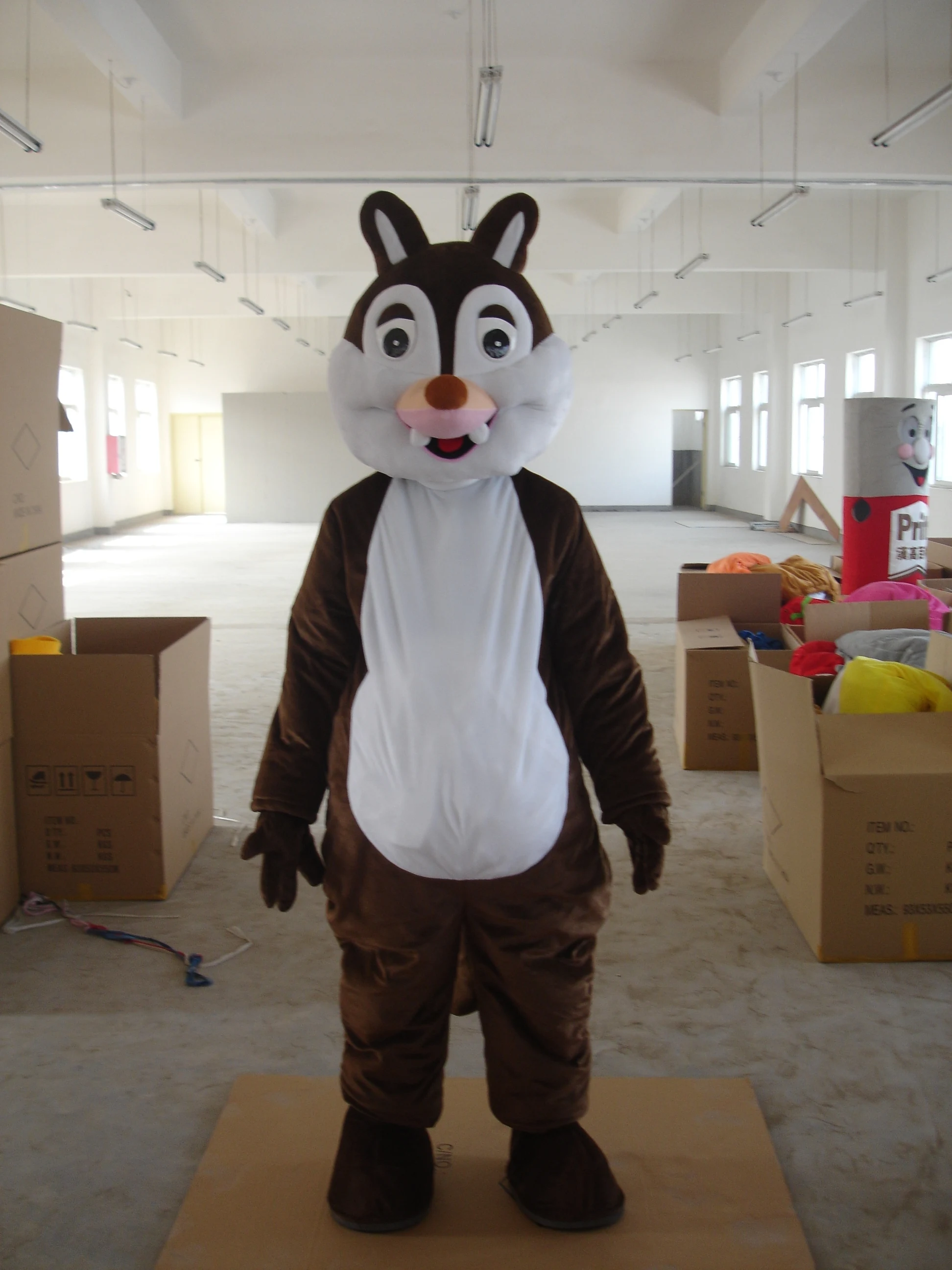 

1pc Squirrel Mascot Costume Suit Party Dress Outfit Clothing Advertising Carnival Halloween Event Unisex Cartoon Apparel Cosplay