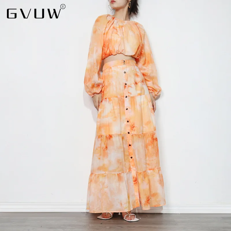 

Новинка осени 2021, повседневный женский модный комплект из двух предметов GVUW, топ с рукавом-фонариком и юбка в пол, белые костюмы KB5266