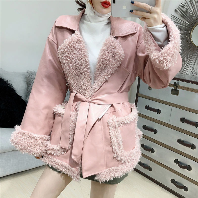 Зимняя женская куртка высокого качества модная из овечьей шерсти с ремнем Куртки