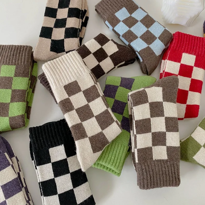 

Thick socks female Japanese retro checkerboard wool socks autumn and winter plus velvet warm terry towel socks