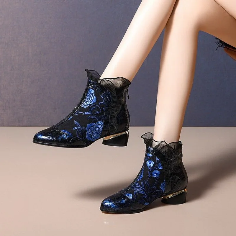 

Autumn/Winter New Embroidery Flower Shoes Women Ankle Boots Thick Mid-heels Round Toe Ethnic Style Women's Boots Big Size
