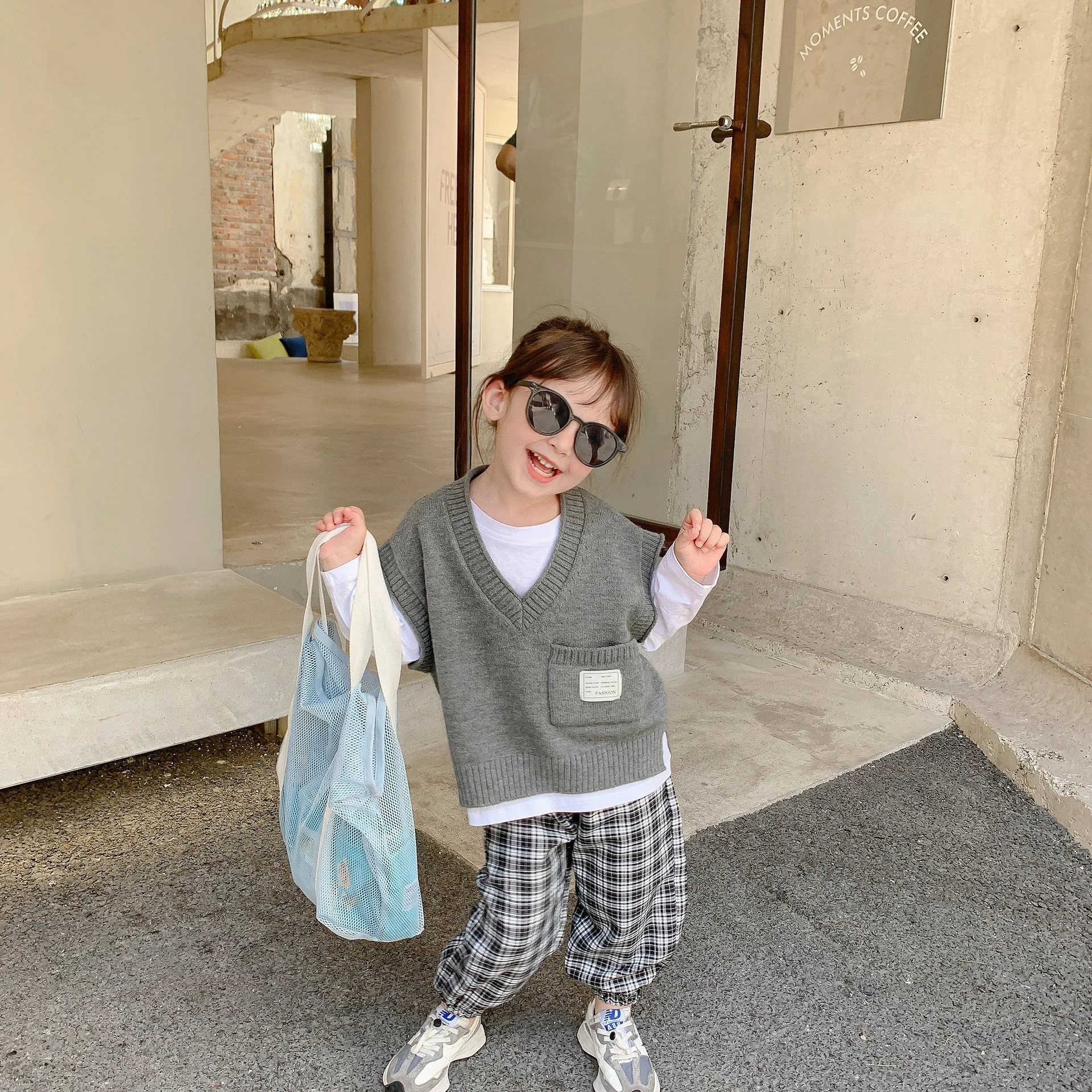 

Autumn 2021 Children's Korean Candy Soft Waxy Sweater Horse Boys and Girls Baby Alpaca Pure Color Wool Vest toddler girl sweater