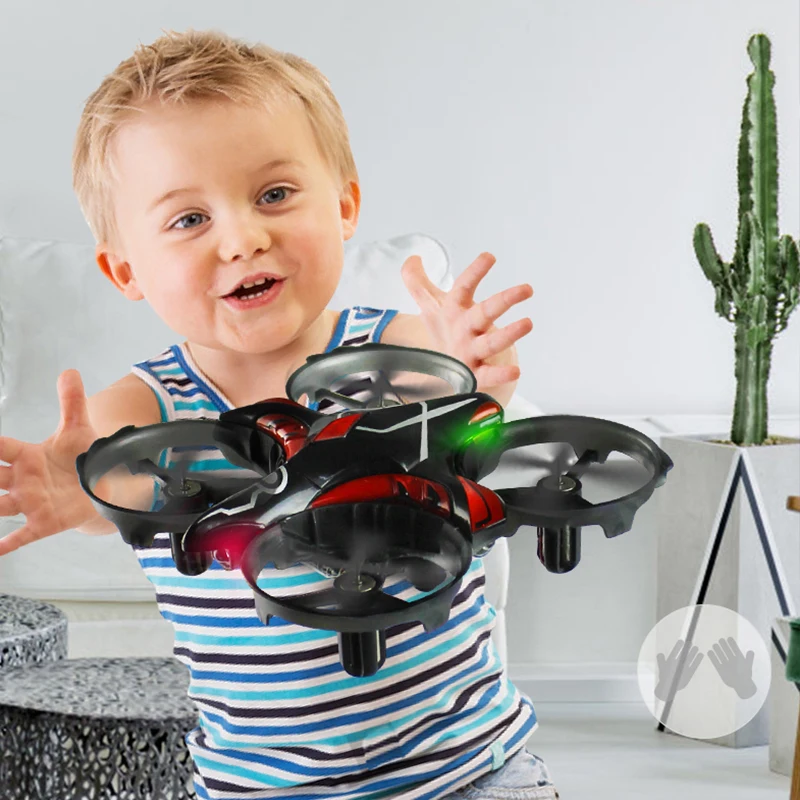 Индуктивный беспилотный мини-беспилотник четырехосевой летательный аппарат