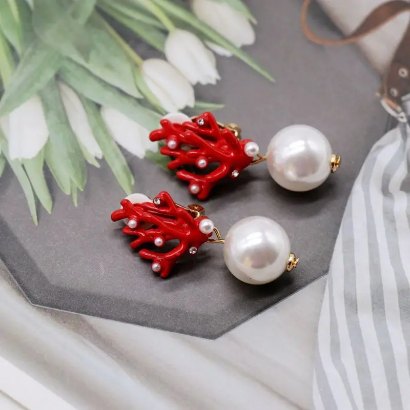

Women Acrylic Coral Earrings Enamel Red Coral Resin Antlers Pearl Stud Earrings Fashion Jewelry E15E