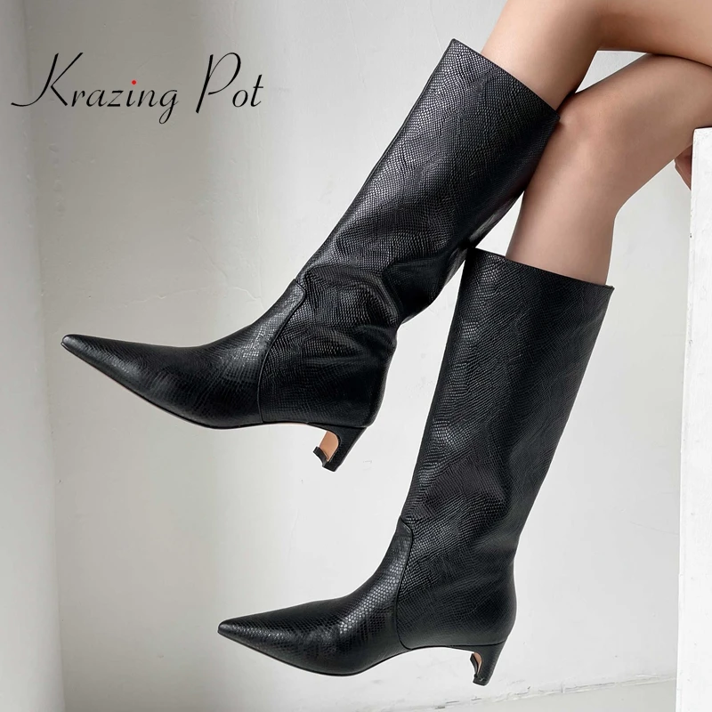 

Сапоги krazing pot на среднем каблуке с острым носком, уличная одежда в европейском стиле для молодых девушек, подиум, модные однотонные высокие ...