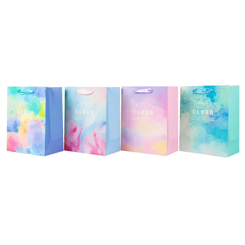 Маленькие подарочные пакеты для девочек с изображением облака белые картонные