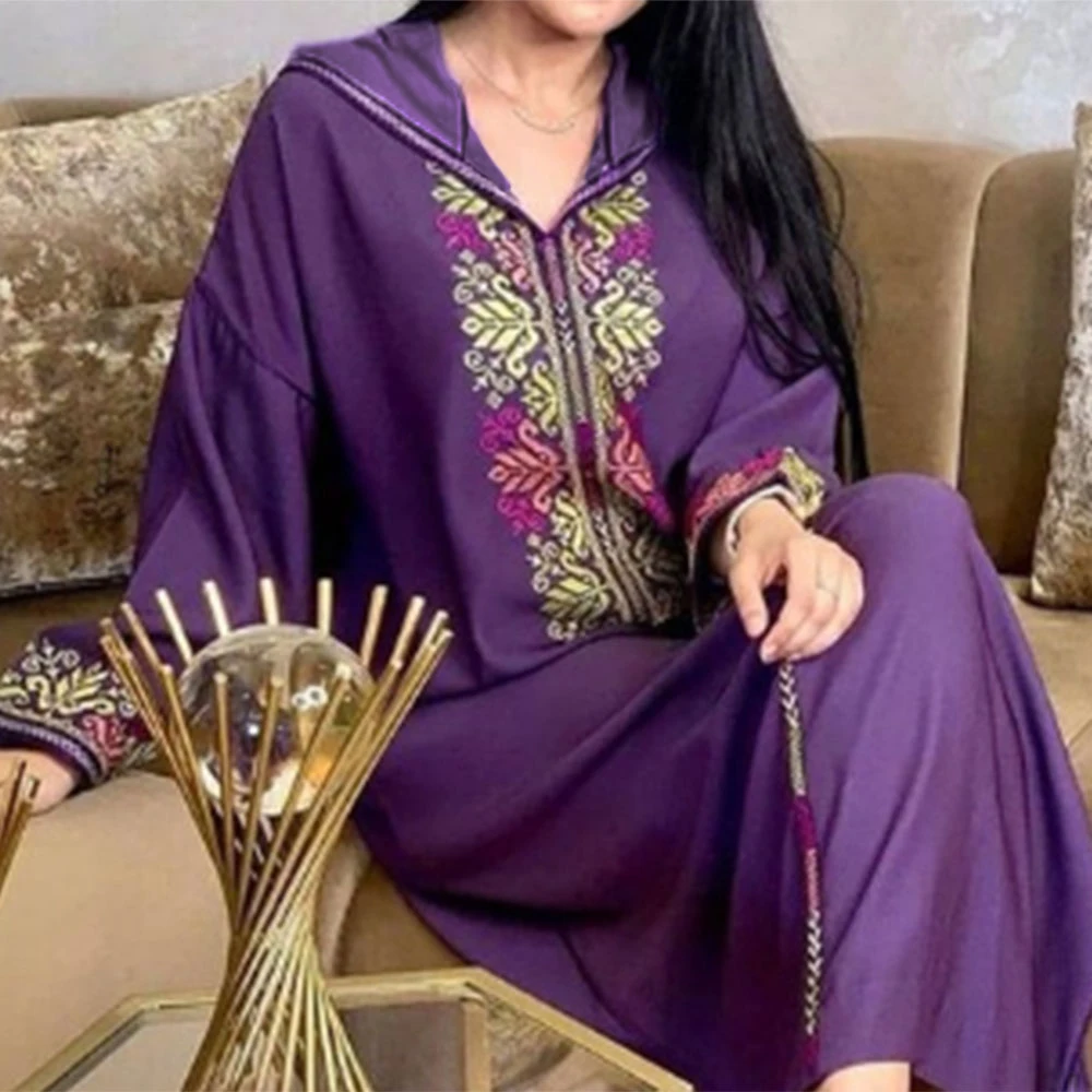 Женское длинное платье Дубай фиолетовое с вышивкой в мусульманском стиле кафтан