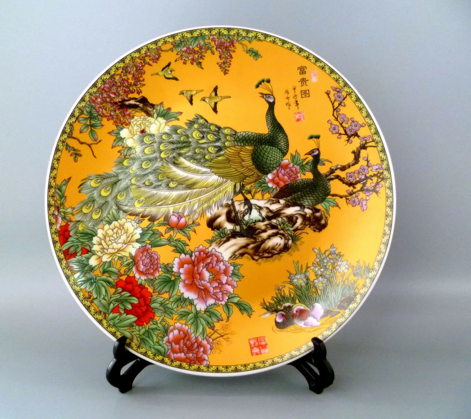 

Модная Античная китайская фарфоровая тарелка, желтая керамическая тарелка с павлином и цветком, украшение для дома, подарок, аксессуары для...
