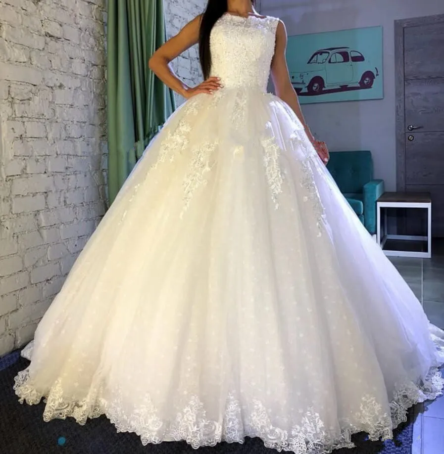 

Lace Wedding Dresses A Line 2021 Sleeveless Jewel Sheer Neck Appliqued Tulle Chapel Train Bridal Gown wedding gown