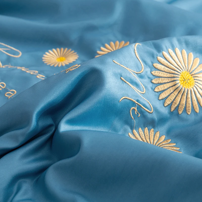 

Satin Silky Soft Summer Quilt,Lightweight Thin Comforter,Anti-Microbial Skin Care, Wrinkle & Fade Resistant Microfiber