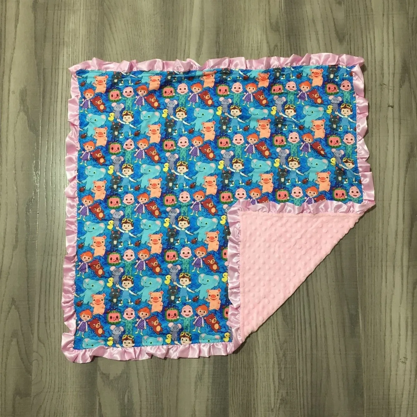 

Baby Girls Floral Cartoon Warm Pink Minky Blanket with Ruffle
