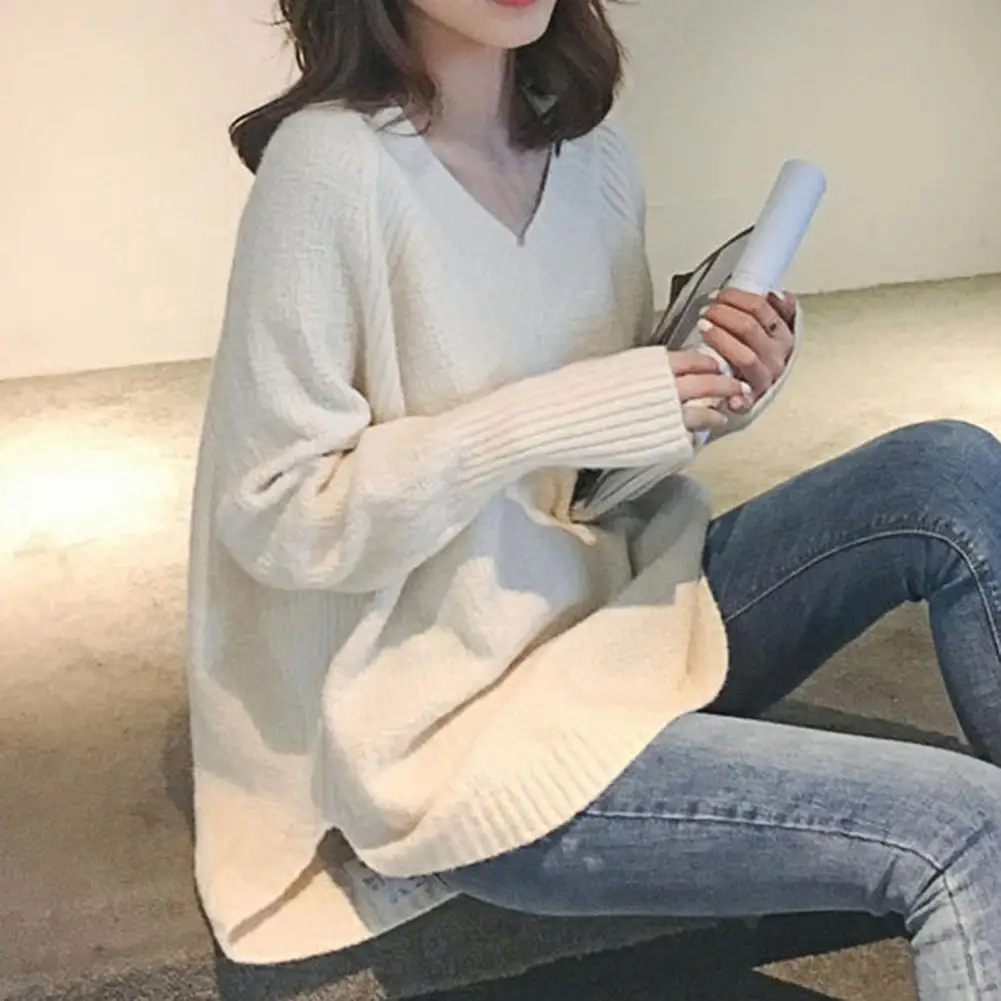 

Свитер женский трикотажный с V-образным вырезом