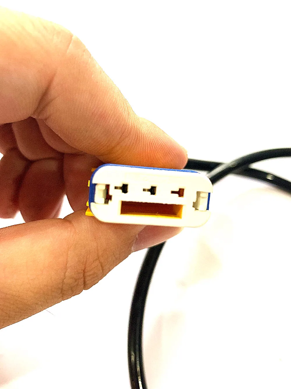 Input And Output Transmission Speed Sensor 7700100008 7700103119 252928 252929 For gearbox HDI DPO AL4 Peugeot Citroen Renault |